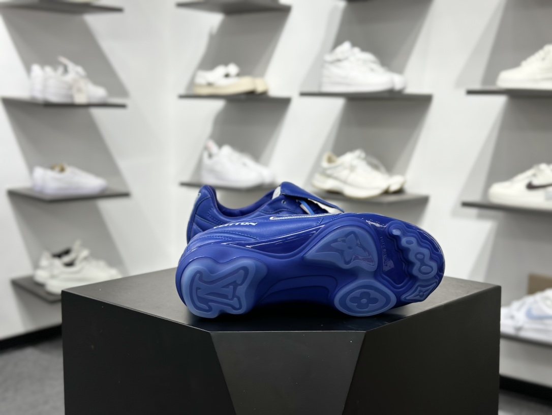 360 Louis Vuttion LV 路易威登情侣款运动鞋 足球鞋 1AHDP2
