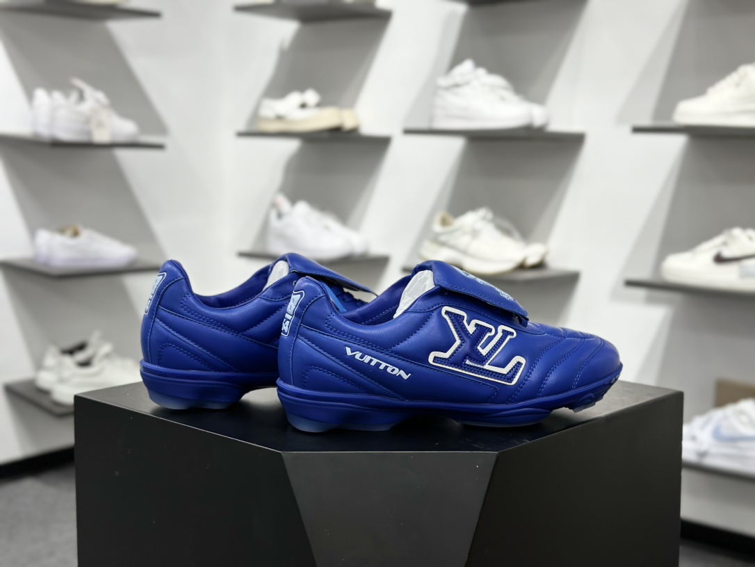360 Louis Vuttion LV 路易威登情侣款运动鞋 足球鞋 1AHDP2