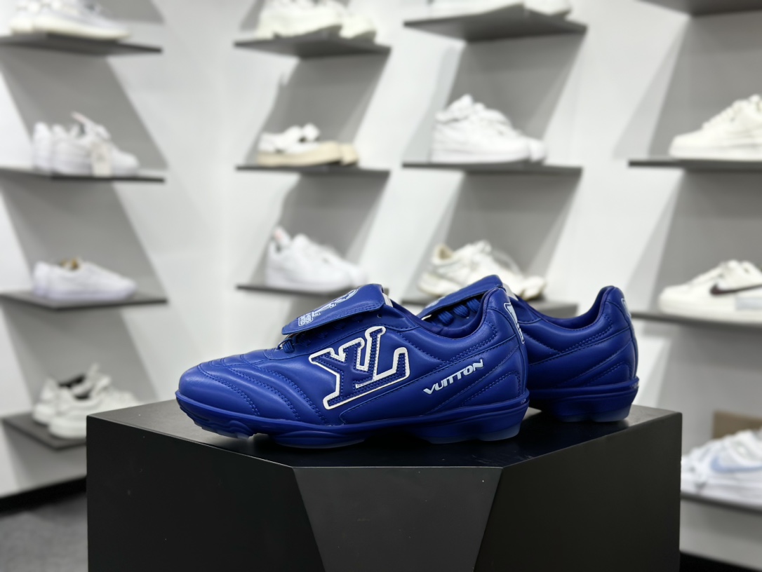 360 Louis Vuttion LV 路易威登情侣款运动鞋 足球鞋 1AHDP2