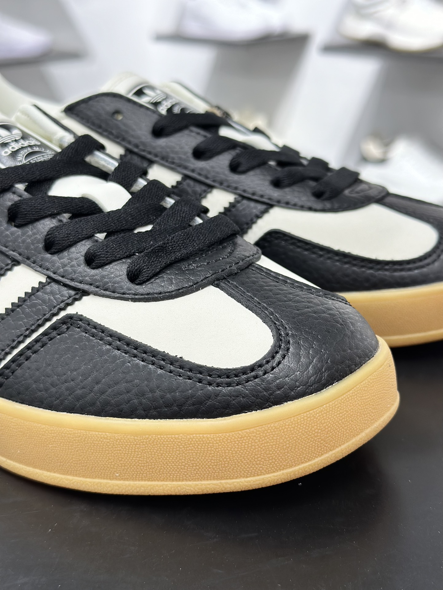 220 Adidas Samba OG DIY联名 复古桑巴板鞋 SC9207-722-Chinese UA Cheap High Quatity Brand Clothes Bags handbags Sneakers wholesale wholesaler seller from China Factory suppliers Fashion Clothing Shoes best Quality Beautiful Price 220 Adidas Samba OG DIY联名 复古桑巴板鞋 SC9207-722