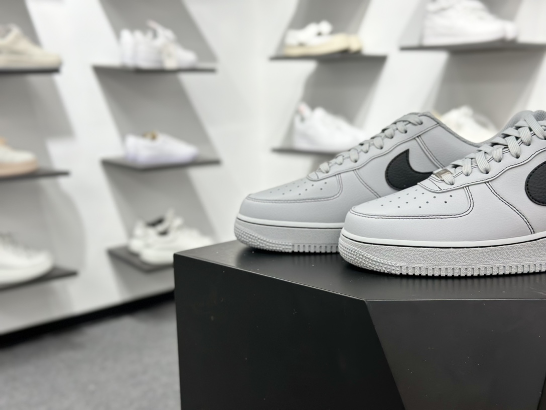 200 Air Force 1 '07 Low 灰黑色 HQ2037-004
