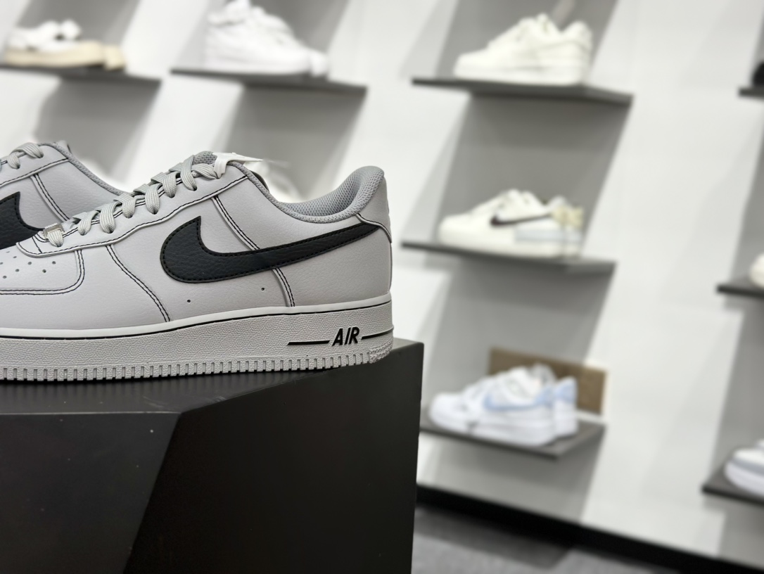 200 Air Force 1 '07 Low 灰黑色 HQ2037-004