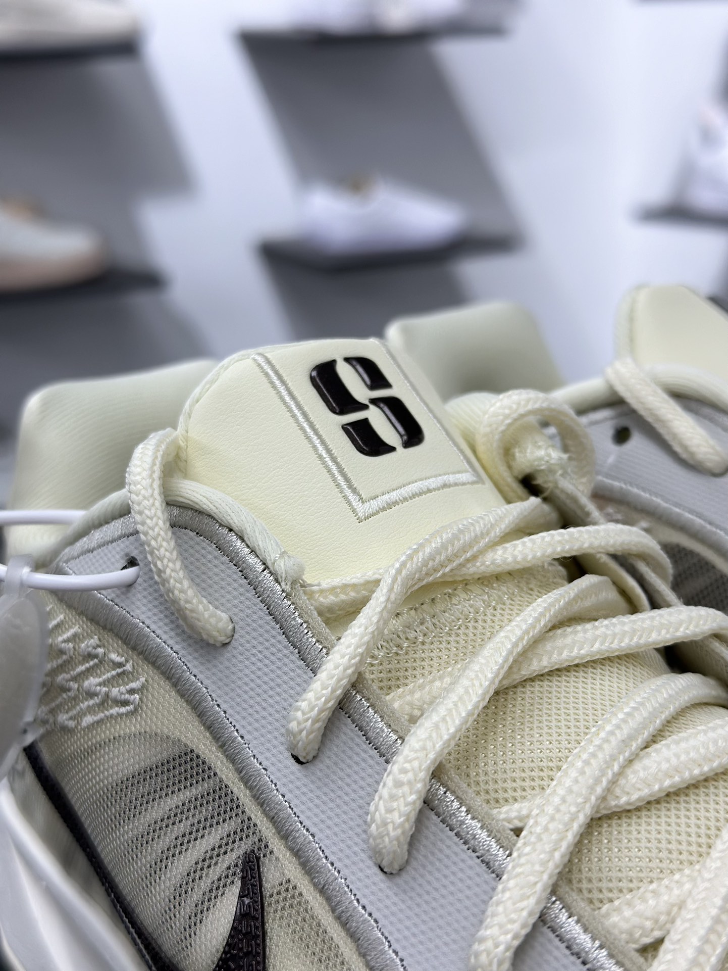 290 NK Sabrina 2 萨布丽娜2代 签名减震防滑低帮篮球鞋 FZ1517-102-Chinese UA Cheap High Quatity Brand Clothes Bags handbags Sneakers wholesale wholesaler seller from China Factory suppliers Fashion Clothing Shoes best Quality Beautiful Price 290 NK Sabrina 2 萨布丽娜2代 签名减震防滑低帮篮球鞋 FZ1517-102