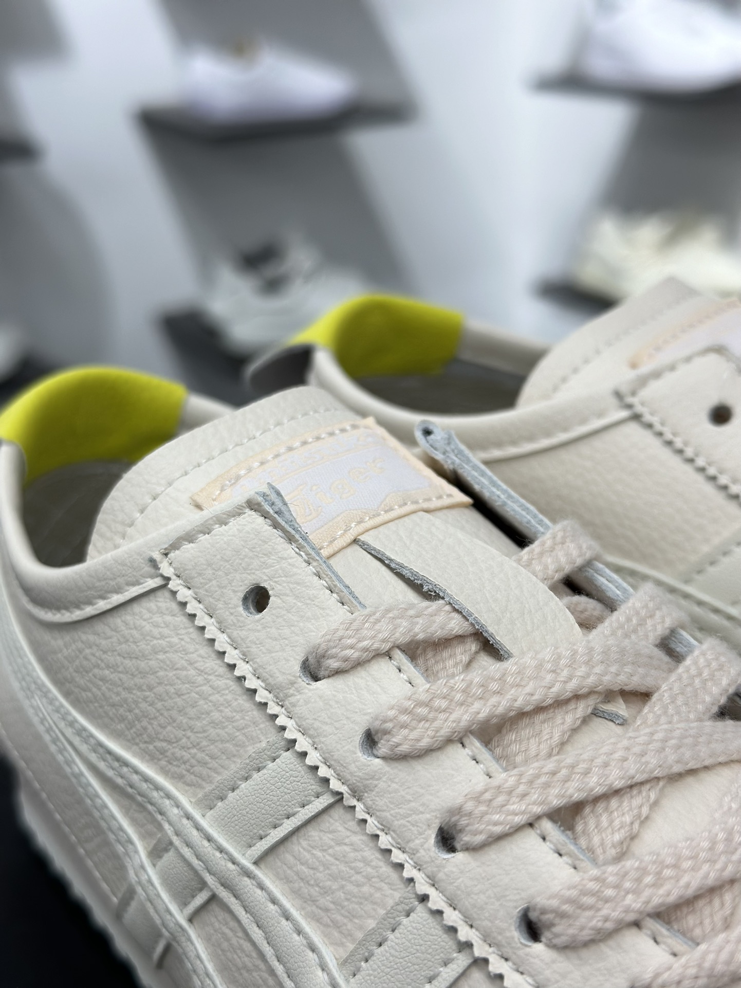 140 Asics鬼冢虎 MEXICO 66 做工精赞 1183B771-702-Chinese UA Cheap High Quatity Brand Clothes Bags handbags Sneakers wholesale wholesaler seller from China Factory suppliers Fashion Clothing Shoes best Quality Beautiful Price 140 Asics鬼冢虎 MEXICO 66 做工精赞 1183B771-702