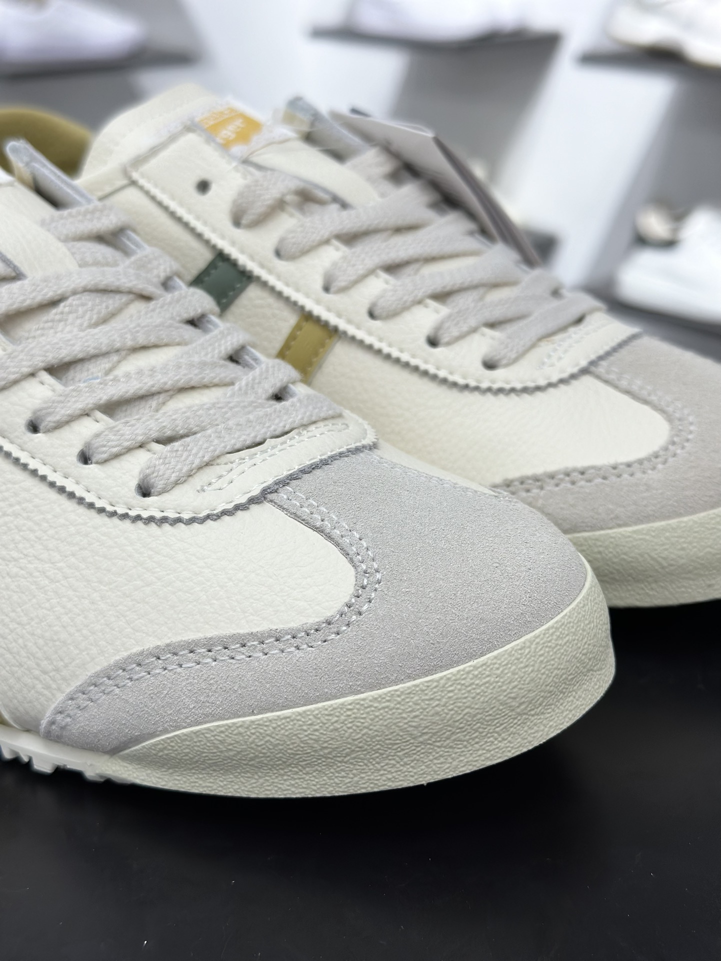 140 Asics鬼冢虎 MEXICO 66 做工精赞 1183A201-120-Chinese UA Cheap High Quatity Brand Clothes Bags handbags Sneakers wholesale wholesaler seller from China Factory suppliers Fashion Clothing Shoes best Quality Beautiful Price 140 Asics鬼冢虎 MEXICO 66 做工精赞 1183A201-120