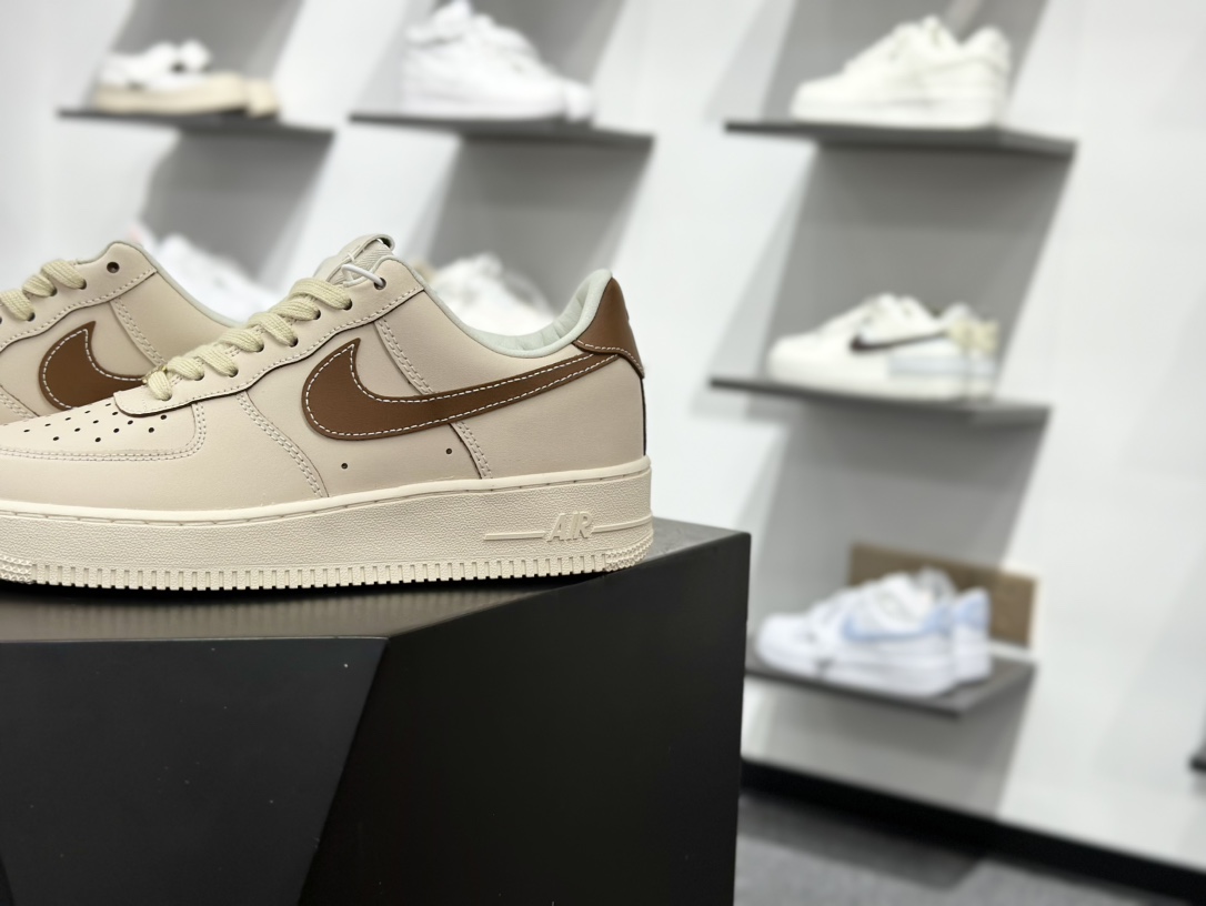 200 Air Force 1 '07 Low 浅米色 IB8865-221