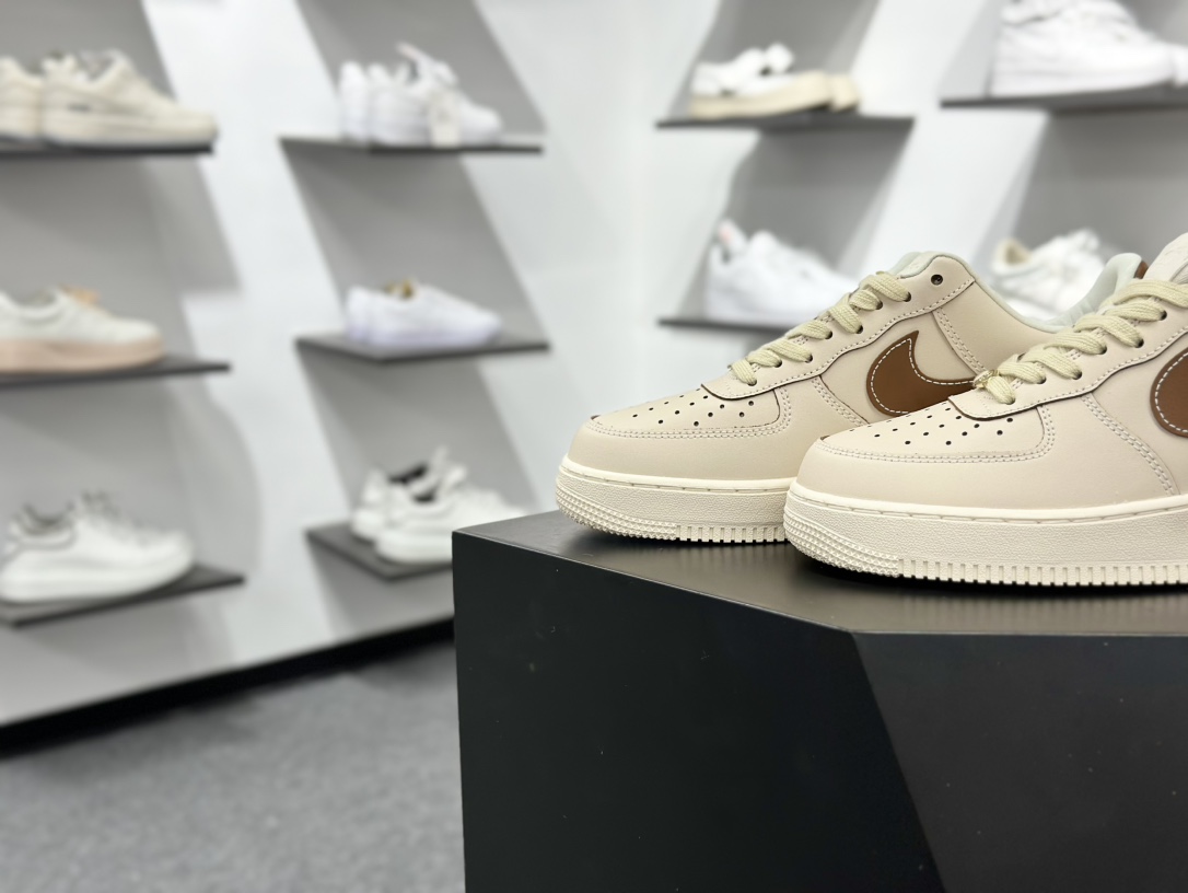 200 Air Force 1 '07 Low 浅米色 IB8865-221