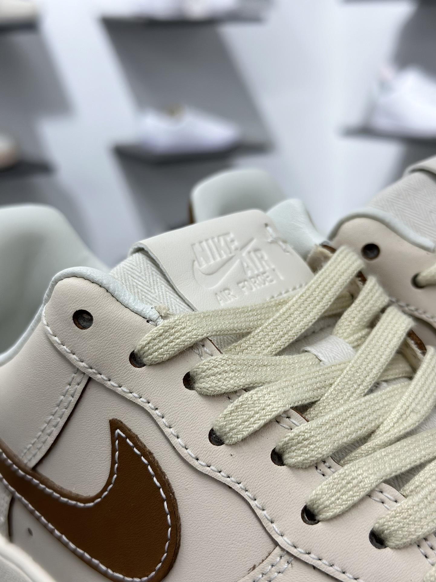 200 Air Force 1 '07 Low 浅米色 IB8865-221