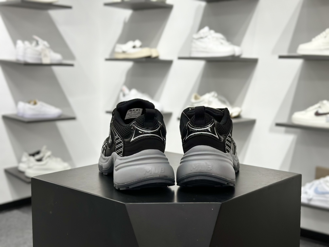 200 NY美国榄球洋基队 x MLB Chunky Runner Basic 厚底老爹厚底休闲运动慢跑鞋 3ASHW045N