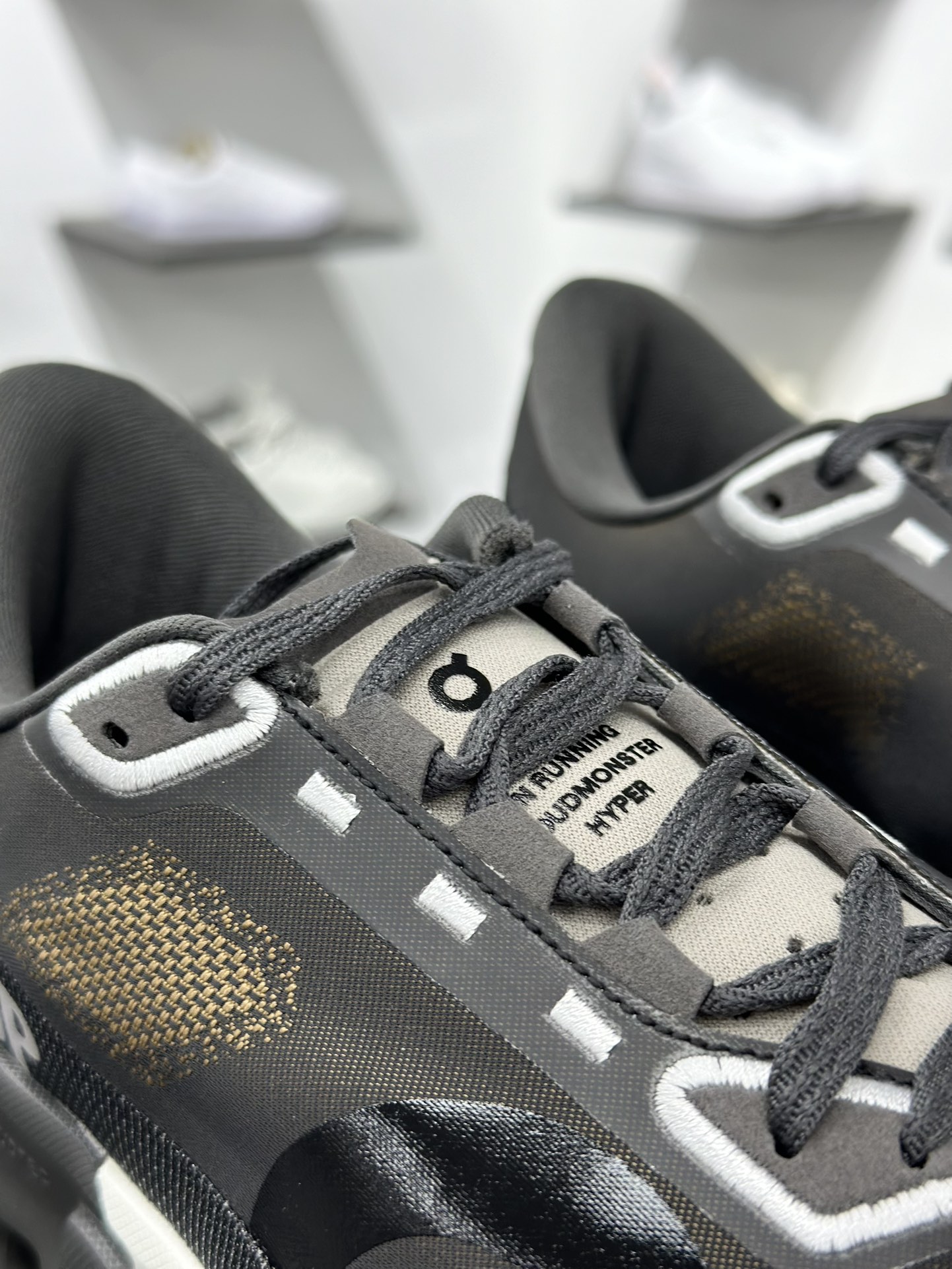 200 On昂跑 CloudMonster Hyper PLS TL 户外街头机能风跑步鞋 3MF1051-Chinese UA Cheap High Quatity Brand Clothes Bags handbags Sneakers wholesale wholesaler seller from China Factory suppliers Fashion Clothing Shoes best Quality Beautiful Price 200 On昂跑 CloudMonster Hyper PLS TL 户外街头机能风跑步鞋 3MF1051