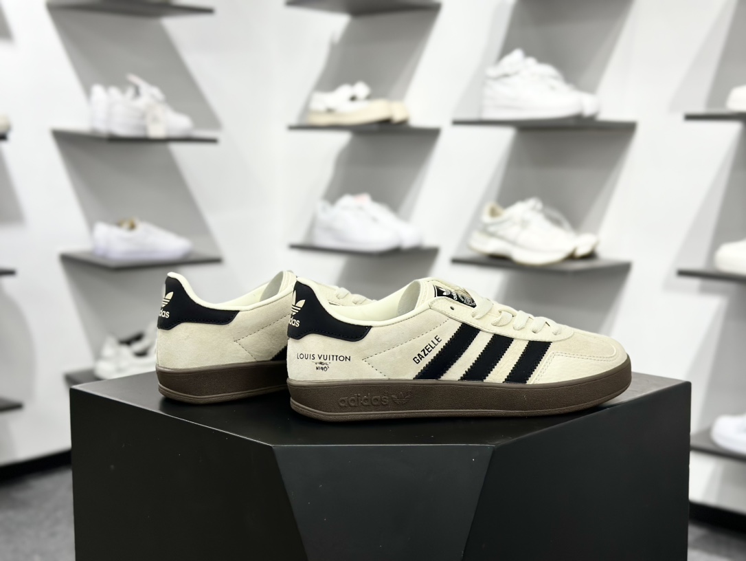 220 Louis Vuitton x adidas 卡布奇诺 SC9207-724