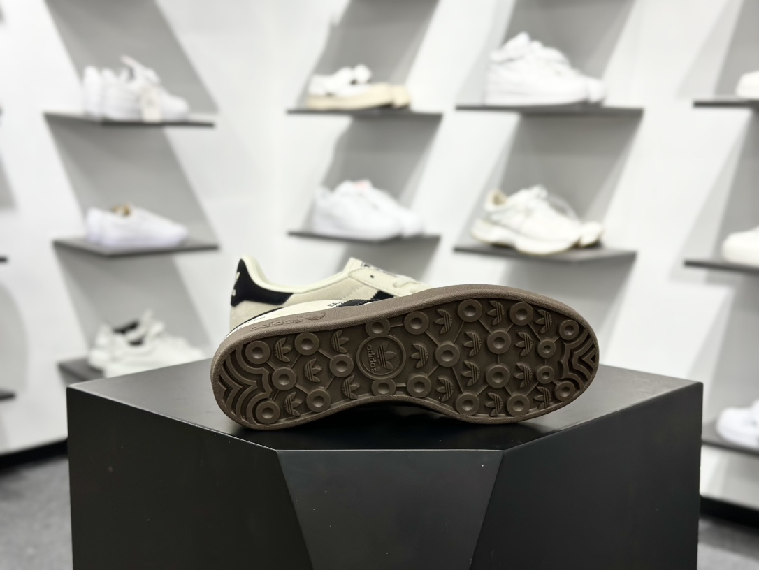 220 Louis Vuitton x adidas 卡布奇诺 SC9207-724