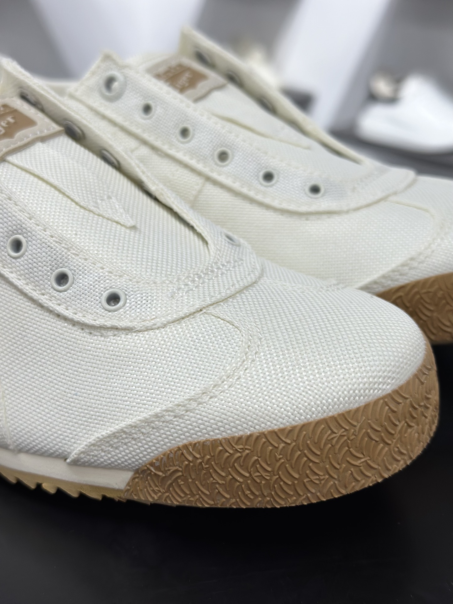 160 亚瑟士OnitsukaTiger/鬼冢虎 Mexico 66 SD PARATY 经典低帮休闲板鞋 1183C432-750-Chinese UA Cheap High Quatity Brand Clothes Bags handbags Sneakers wholesale wholesaler seller from China Factory suppliers Fashion Clothing Shoes best Quality Beautiful Price 160 亚瑟士OnitsukaTiger/鬼冢虎 Mexico 66 SD PARATY 经典低帮休闲板鞋 1183C432-750