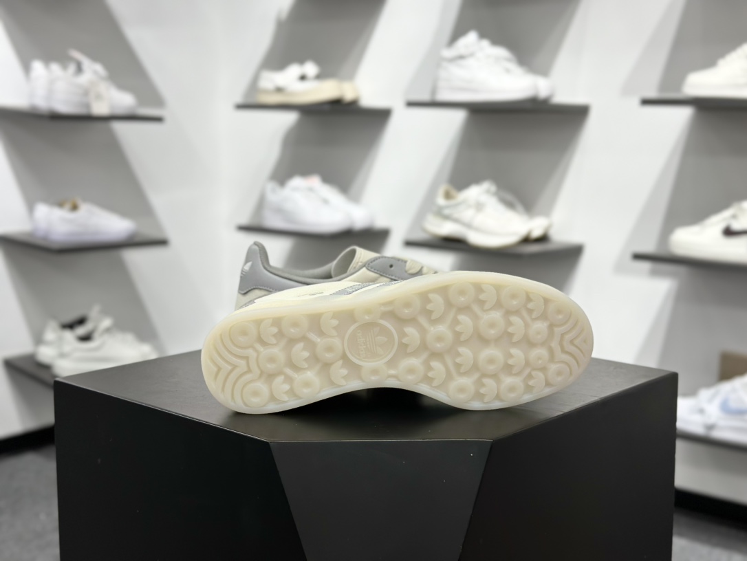 260 adidas originals Samba OG 灰白拉布布桑巴舞系列复古经典轻便板鞋 DM1234-015-Chinese UA Cheap High Quatity Brand Clothes Bags handbags Sneakers wholesale wholesaler seller from China Factory suppliers Fashion Clothing Shoes best Quality Beautiful Price 260 adidas originals Samba OG 灰白拉布布桑巴舞系列复古经典轻便板鞋 DM1234-015