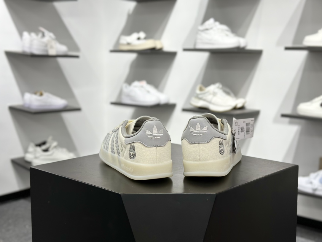 260 adidas originals Samba OG 灰白拉布布桑巴舞系列复古经典轻便板鞋 DM1234-015-Chinese UA Cheap High Quatity Brand Clothes Bags handbags Sneakers wholesale wholesaler seller from China Factory suppliers Fashion Clothing Shoes best Quality Beautiful Price 260 adidas originals Samba OG 灰白拉布布桑巴舞系列复古经典轻便板鞋 DM1234-015