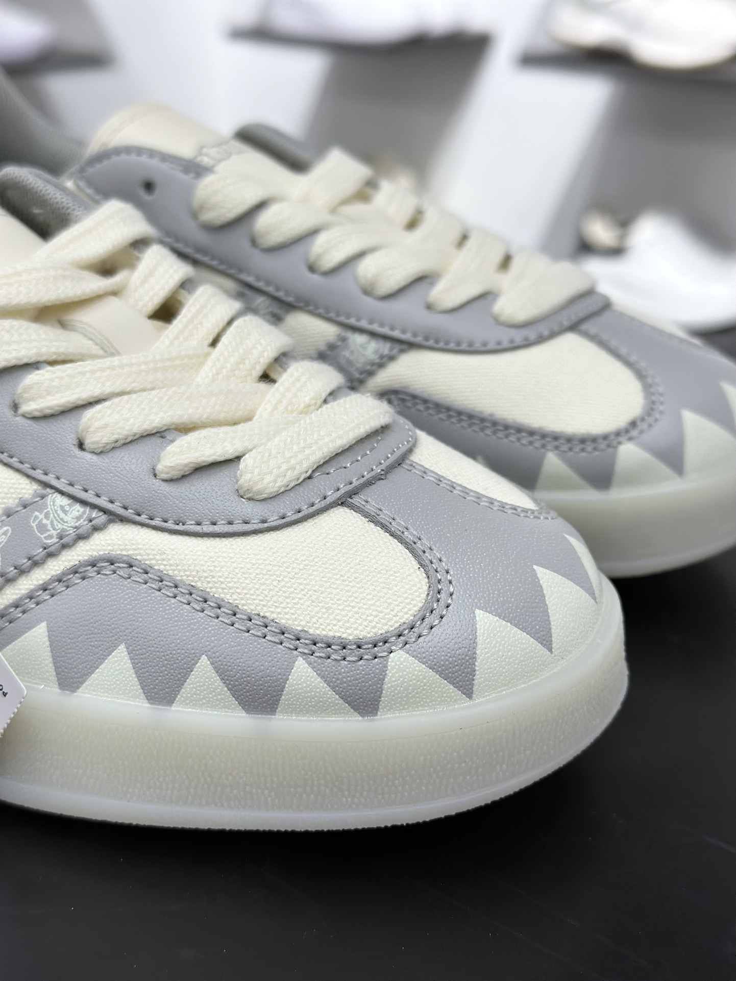 260 adidas originals Samba OG 灰白拉布布桑巴舞系列复古经典轻便板鞋 DM1234-015-Chinese UA Cheap High Quatity Brand Clothes Bags handbags Sneakers wholesale wholesaler seller from China Factory suppliers Fashion Clothing Shoes best Quality Beautiful Price 260 adidas originals Samba OG 灰白拉布布桑巴舞系列复古经典轻便板鞋 DM1234-015