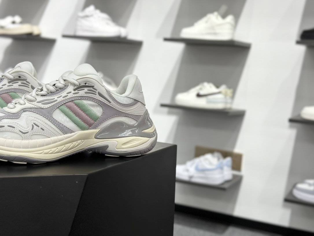 GUCCI 2.0 古驰 圆头抽绳 高奢百搭休闲男女士运动鞋 明星同款缓震慢跑鞋 814040 FAD6Q 8745-莆田鞋,莆田鞋货源,高仿鞋,高仿鞋货源,安福档口,莆田高仿鞋,莆田鞋批发,高仿鞋批发,莆田高仿运动鞋,高仿运动鞋,莆田运动鞋 GUCCI 2.0 古驰 圆头抽绳 高奢百搭休闲男女士运动鞋 明星同款缓震慢跑鞋 814040 FAD6Q 8745
