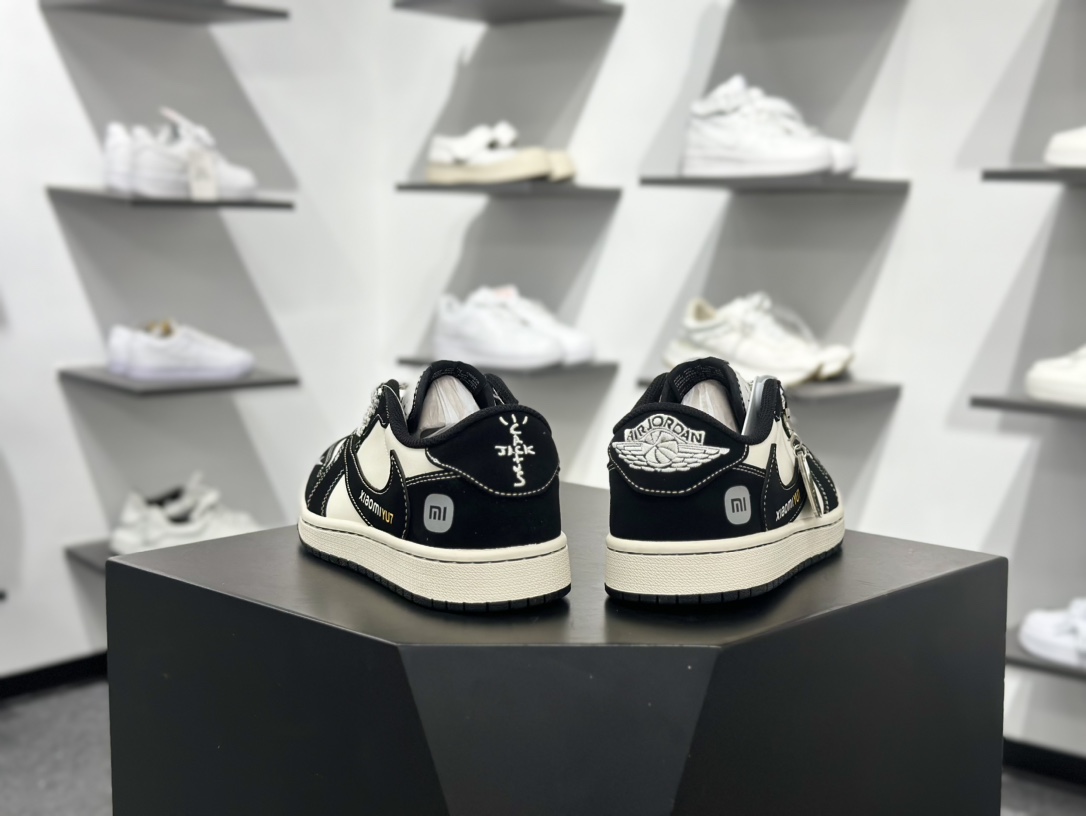 280 Fragment x Travis Scott x 小米SU7 Air Jordan 1 Low 三方联名倒钩 XX3168-189-Chinese UA Cheap High Quatity Brand Clothes Bags handbags Sneakers wholesale wholesaler seller from China Factory suppliers Fashion Clothing Shoes best Quality Beautiful Price 280 Fragment x Travis Scott x 小米SU7 Air Jordan 1 Low 三方联名倒钩 XX3168-189