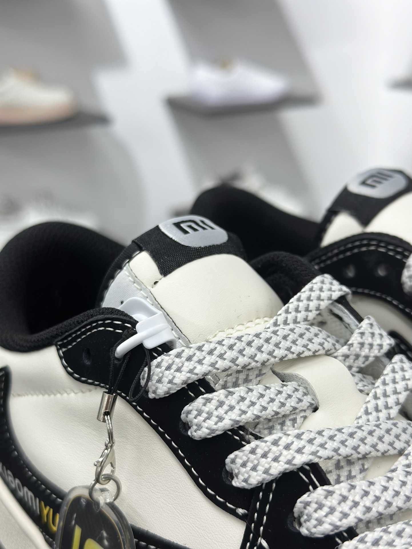 280 Fragment x Travis Scott x 小米SU7 Air Jordan 1 Low 三方联名倒钩 XX3168-189-Chinese UA Cheap High Quatity Brand Clothes Bags handbags Sneakers wholesale wholesaler seller from China Factory suppliers Fashion Clothing Shoes best Quality Beautiful Price 280 Fragment x Travis Scott x 小米SU7 Air Jordan 1 Low 三方联名倒钩 XX3168-189