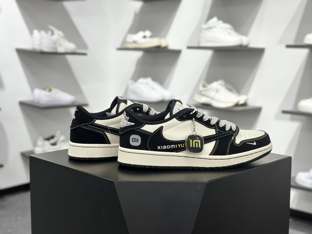 280 Fragment x Travis Scott x 小米SU7 Air Jordan 1 Low 三方联名倒钩 XX3168-189-Chinese UA Cheap High Quatity Brand Clothes Bags handbags Sneakers wholesale wholesaler seller from China Factory suppliers Fashion Clothing Shoes best Quality Beautiful Price 280 Fragment x Travis Scott x 小米SU7 Air Jordan 1 Low 三方联名倒钩 XX3168-189