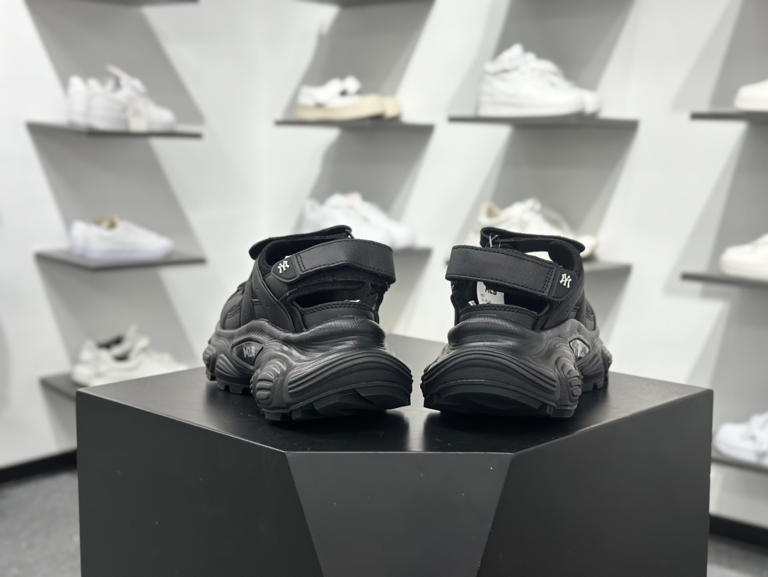 180 New York Yankees x MLB Winner Chunky Mask优胜者系列玛丽珍风厚底老爹风魔术贴镂空休闲运动慢凉鞋 3ASDW0153-Chinese UA Cheap High Quatity Brand Clothes Bags handbags Sneakers wholesale wholesaler seller from China Factory suppliers Fashion Clothing Shoes best Quality Beautiful Price 180 New York Yankees x MLB Winner Chunky Mask优胜者系列玛丽珍风厚底老爹风魔术贴镂空休闲运动慢凉鞋 3ASDW0153