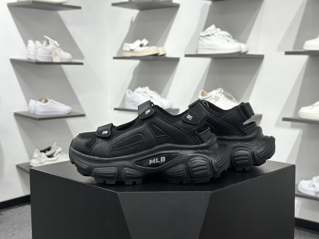 180 New York Yankees x MLB Winner Chunky Mask优胜者系列玛丽珍风厚底老爹风魔术贴镂空休闲运动慢凉鞋 3ASDW0153-Chinese UA Cheap High Quatity Brand Clothes Bags handbags Sneakers wholesale wholesaler seller from China Factory suppliers Fashion Clothing Shoes best Quality Beautiful Price 180 New York Yankees x MLB Winner Chunky Mask优胜者系列玛丽珍风厚底老爹风魔术贴镂空休闲运动慢凉鞋 3ASDW0153