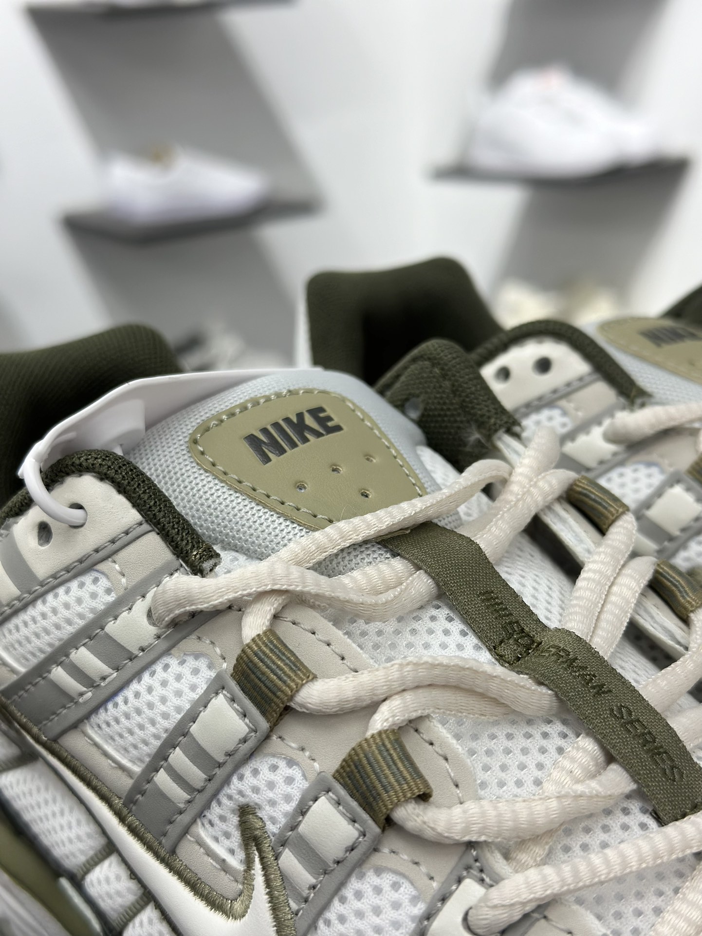 200 Nike Initiator Running 耐克INS 超火复古老爹跑鞋 IH0246-320-Chinese UA Cheap High Quatity Brand Clothes Bags handbags Sneakers wholesale wholesaler seller from China Factory suppliers Fashion Clothing Shoes best Quality Beautiful Price 200 Nike Initiator Running 耐克INS 超火复古老爹跑鞋 IH0246-320