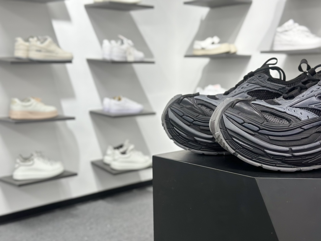 420 Balenciaga巴黎世家 Platform 厚底系带 老爹鞋 17代黑白红 灰红 821137 WPLTF 1011-Chinese UA Cheap High Quatity Brand Clothes Bags handbags Sneakers wholesale wholesaler seller from China Factory suppliers Fashion Clothing Shoes best Quality Beautiful Price 420 Balenciaga巴黎世家 Platform 厚底系带 老爹鞋 17代黑白红 灰红 821137 WPLTF 1011