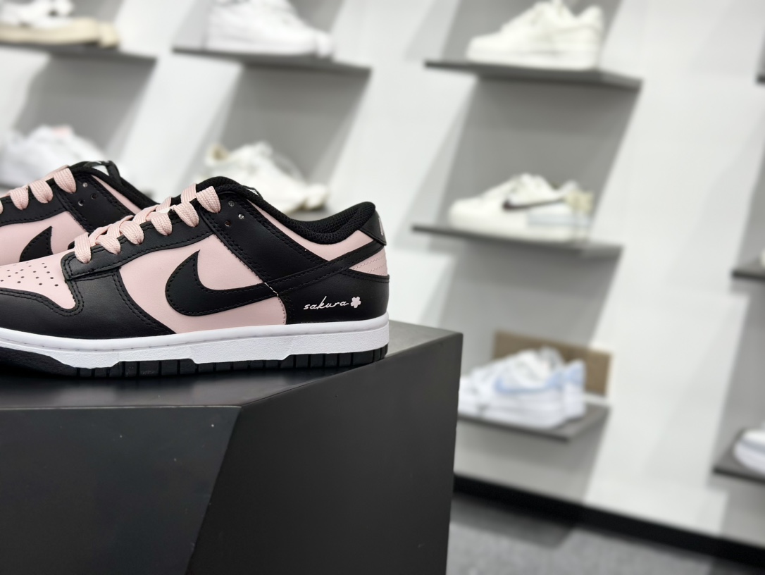 240 Nike SB Dunk Low 黑粉色 低帮休闲板鞋 CW1590-100-Chinese UA Cheap High Quatity Brand Clothes Bags handbags Sneakers wholesale wholesaler seller from China Factory suppliers Fashion Clothing Shoes best Quality Beautiful Price 240 Nike SB Dunk Low 黑粉色 低帮休闲板鞋 CW1590-100