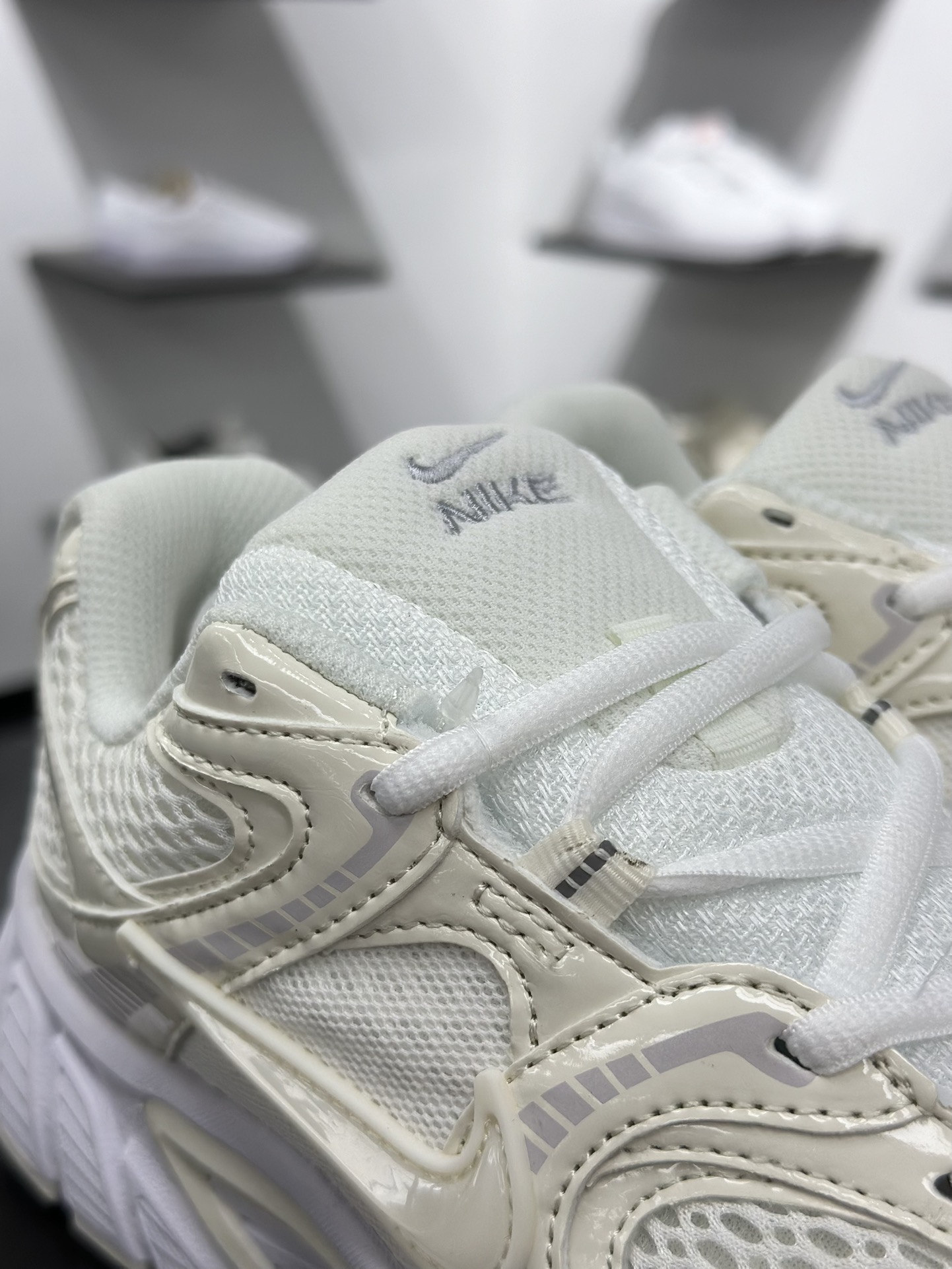 160 NK V5 RNR 舒适百搭防滑耐磨低帮跑步鞋 舒适有型适合日常穿着 1H6355-047-Chinese UA Cheap High Quatity Brand Clothes Bags handbags Sneakers wholesale wholesaler seller from China Factory suppliers Fashion Clothing Shoes best Quality Beautiful Price 160 NK V5 RNR 舒适百搭防滑耐磨低帮跑步鞋 舒适有型适合日常穿着 1H6355-047