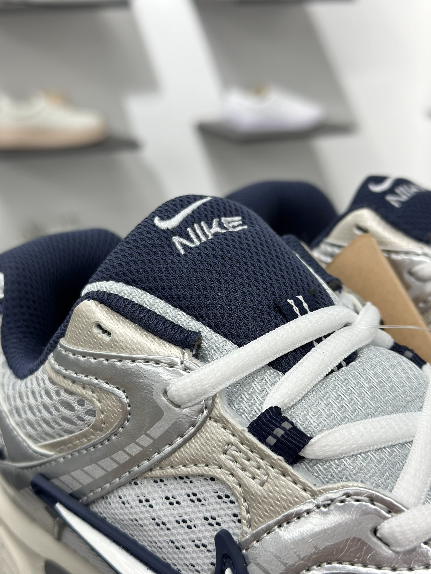 160 NK V5 RNR 舒适百搭防滑耐磨低帮跑步鞋 舒适有型适合日常穿着 HJ5228-539