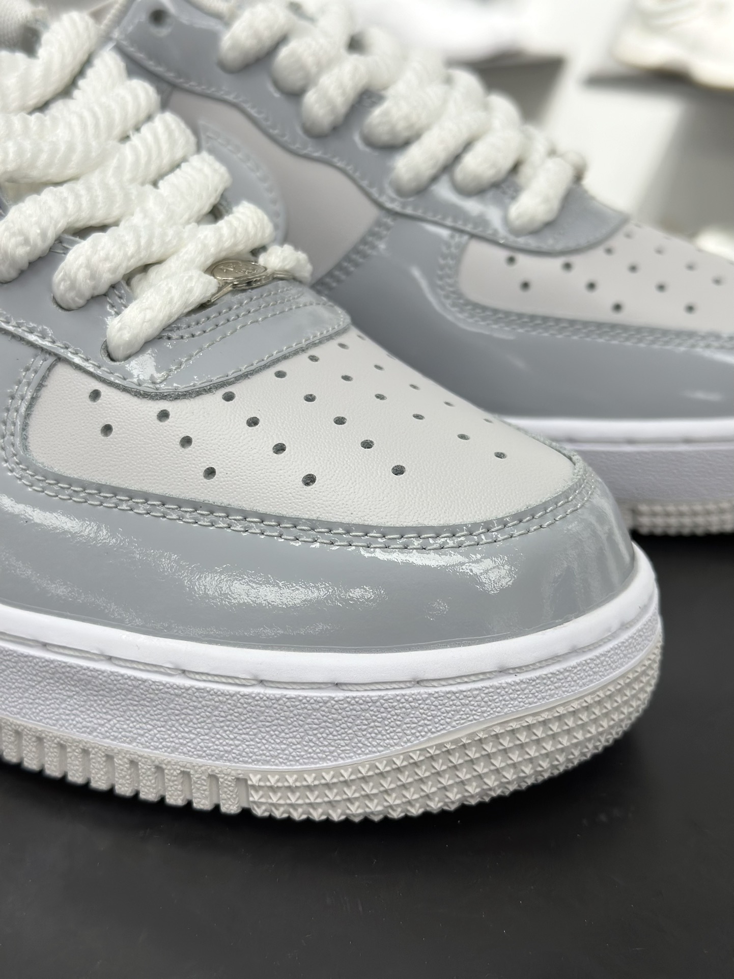 200 Nike Air Force 1 Low 灰白漆皮 HV9405-001-Chinese UA Cheap High Quatity Brand Clothes Bags handbags Sneakers wholesale wholesaler seller from China Factory suppliers Fashion Clothing Shoes best Quality Beautiful Price 200 Nike Air Force 1 Low 灰白漆皮 HV9405-001