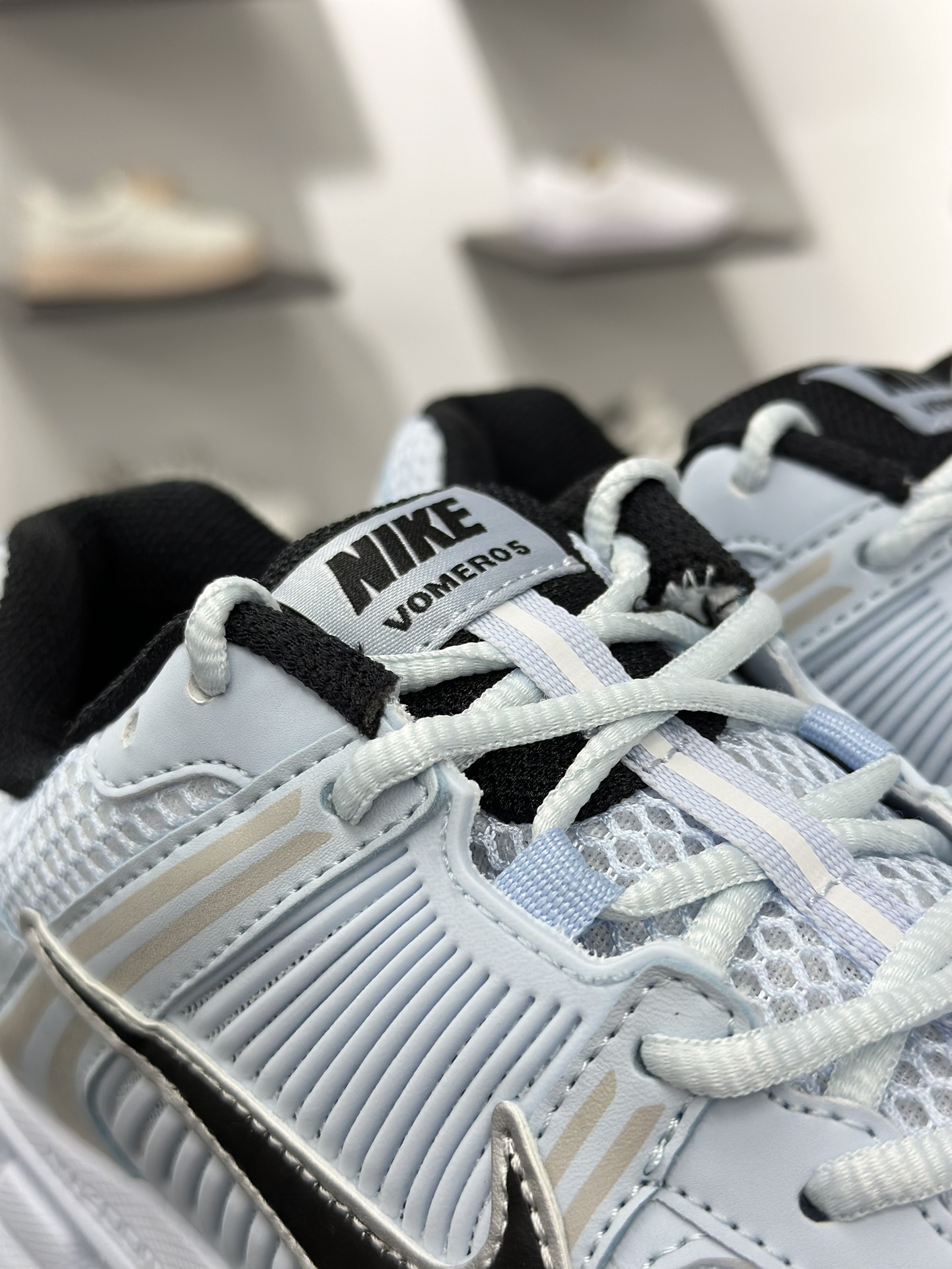 200 Nike Zoom Vomero Roam 5 Roam 复古跑五代休闲运动慢跑鞋 FJ2028-401-Chinese UA Cheap High Quatity Brand Clothes Bags handbags Sneakers wholesale wholesaler seller from China Factory suppliers Fashion Clothing Shoes best Quality Beautiful Price 200 Nike Zoom Vomero Roam 5 Roam 复古跑五代休闲运动慢跑鞋 FJ2028-401