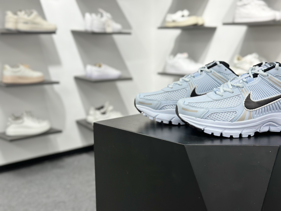 200 Nike Zoom Vomero Roam 5 Roam 复古跑五代休闲运动慢跑鞋 FJ2028-401-Chinese UA Cheap High Quatity Brand Clothes Bags handbags Sneakers wholesale wholesaler seller from China Factory suppliers Fashion Clothing Shoes best Quality Beautiful Price 200 Nike Zoom Vomero Roam 5 Roam 复古跑五代休闲运动慢跑鞋 FJ2028-401