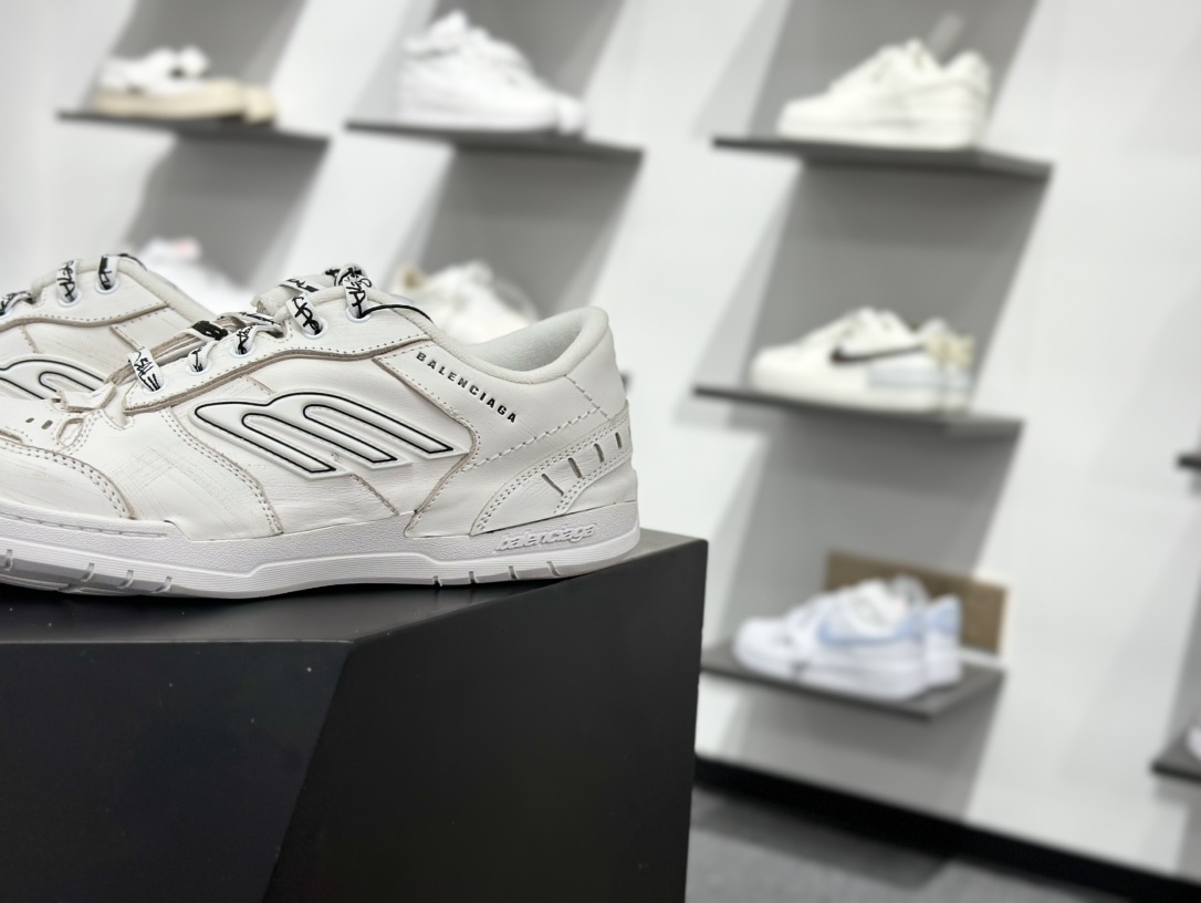 420 Balenciaga Hamptons Worn-Out 巴黎世家十八18代 牛皮革 圆头系带 低帮 生活休闲鞋板鞋 841765 1765WCURS-Chinese UA Cheap High Quatity Brand Clothes Bags handbags Sneakers wholesale wholesaler seller from China Factory suppliers Fashion Clothing Shoes best Quality Beautiful Price 420 Balenciaga Hamptons Worn-Out 巴黎世家十八18代 牛皮革 圆头系带 低帮 生活休闲鞋板鞋 841765 1765WCURS