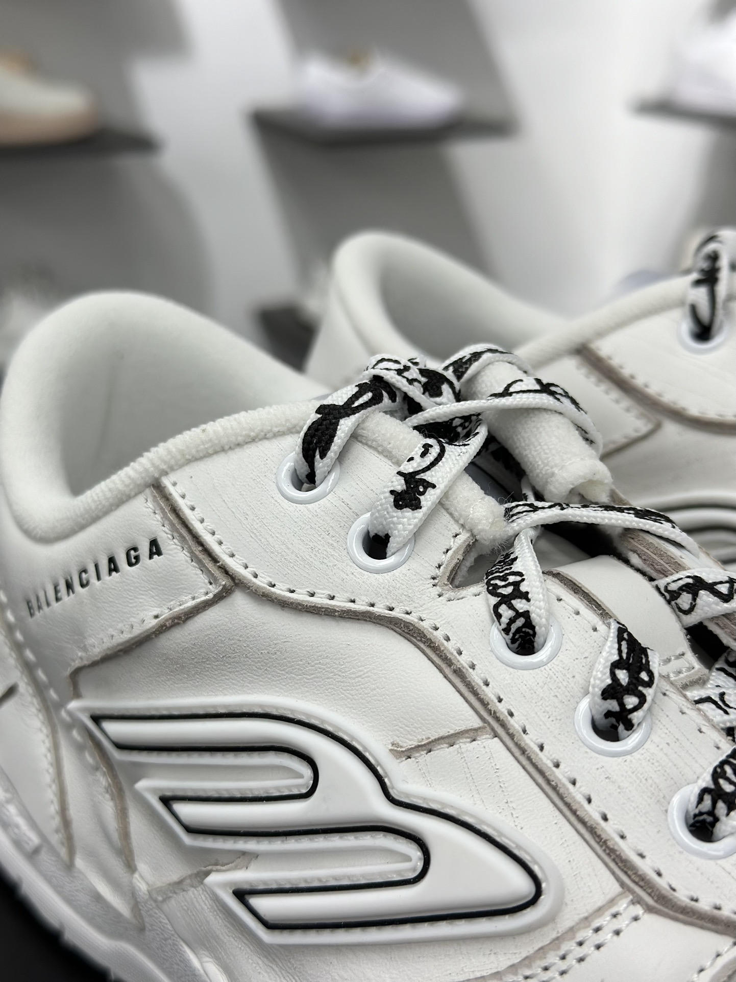 420 Balenciaga Hamptons Worn-Out 巴黎世家十八18代 牛皮革 圆头系带 低帮 生活休闲鞋板鞋 841765 1765WCURS-Chinese UA Cheap High Quatity Brand Clothes Bags handbags Sneakers wholesale wholesaler seller from China Factory suppliers Fashion Clothing Shoes best Quality Beautiful Price 420 Balenciaga Hamptons Worn-Out 巴黎世家十八18代 牛皮革 圆头系带 低帮 生活休闲鞋板鞋 841765 1765WCURS