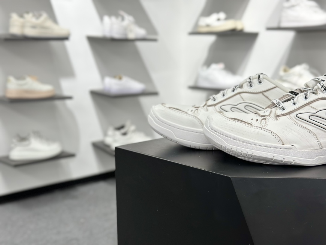 420 Balenciaga Hamptons Worn-Out 巴黎世家十八18代 牛皮革 圆头系带 低帮 生活休闲鞋板鞋 841765 1765WCURS-Chinese UA Cheap High Quatity Brand Clothes Bags handbags Sneakers wholesale wholesaler seller from China Factory suppliers Fashion Clothing Shoes best Quality Beautiful Price 420 Balenciaga Hamptons Worn-Out 巴黎世家十八18代 牛皮革 圆头系带 低帮 生活休闲鞋板鞋 841765 1765WCURS