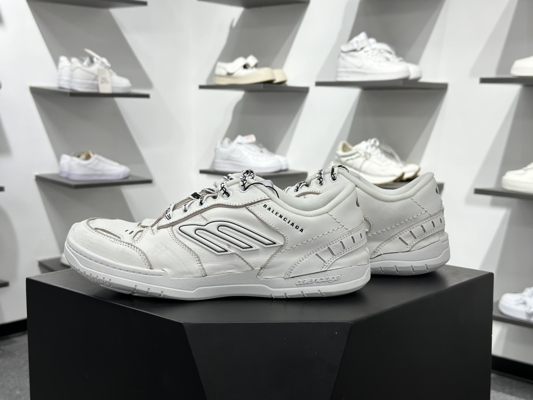 420 Balenciaga Hamptons Worn-Out 巴黎世家十八18代 牛皮革 圆头系带 低帮 生活休闲鞋板鞋 841765 1765WCURS-Chinese UA Cheap High Quatity Brand Clothes Bags handbags Sneakers wholesale wholesaler seller from China Factory suppliers Fashion Clothing Shoes best Quality Beautiful Price 420 Balenciaga Hamptons Worn-Out 巴黎世家十八18代 牛皮革 圆头系带 低帮 生活休闲鞋板鞋 841765 1765WCURS