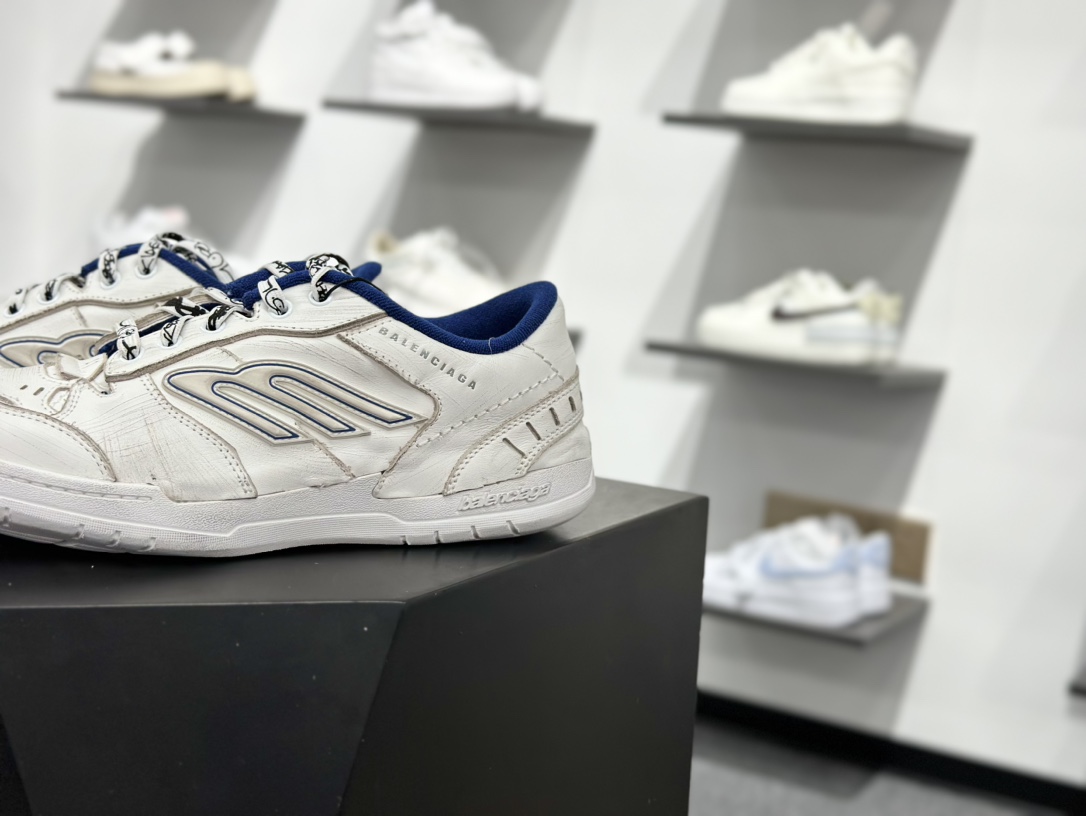 420 Balenciaga Hamptons Worn-Out 巴黎世家十八18代 牛皮革 圆头系带 低帮 生活休闲鞋板鞋 841765 WCURB 9414