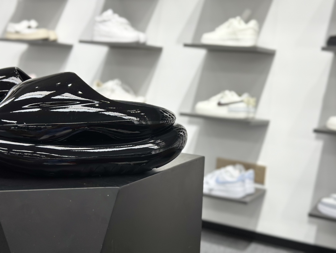 260 吴建豪-XVESSEL 鲸碳号 碳纤科技 防滑耐磨面包拖鞋 S23X11-Chinese UA Cheap High Quatity Brand Clothes Bags handbags Sneakers wholesale wholesaler seller from China Factory suppliers Fashion Clothing Shoes best Quality Beautiful Price 260 吴建豪-XVESSEL 鲸碳号 碳纤科技 防滑耐磨面包拖鞋 S23X11