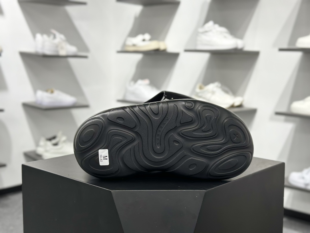 260 吴建豪-XVESSEL 鲸碳号 碳纤科技 防滑耐磨面包拖鞋 S23X11-Chinese UA Cheap High Quatity Brand Clothes Bags handbags Sneakers wholesale wholesaler seller from China Factory suppliers Fashion Clothing Shoes best Quality Beautiful Price 260 吴建豪-XVESSEL 鲸碳号 碳纤科技 防滑耐磨面包拖鞋 S23X11