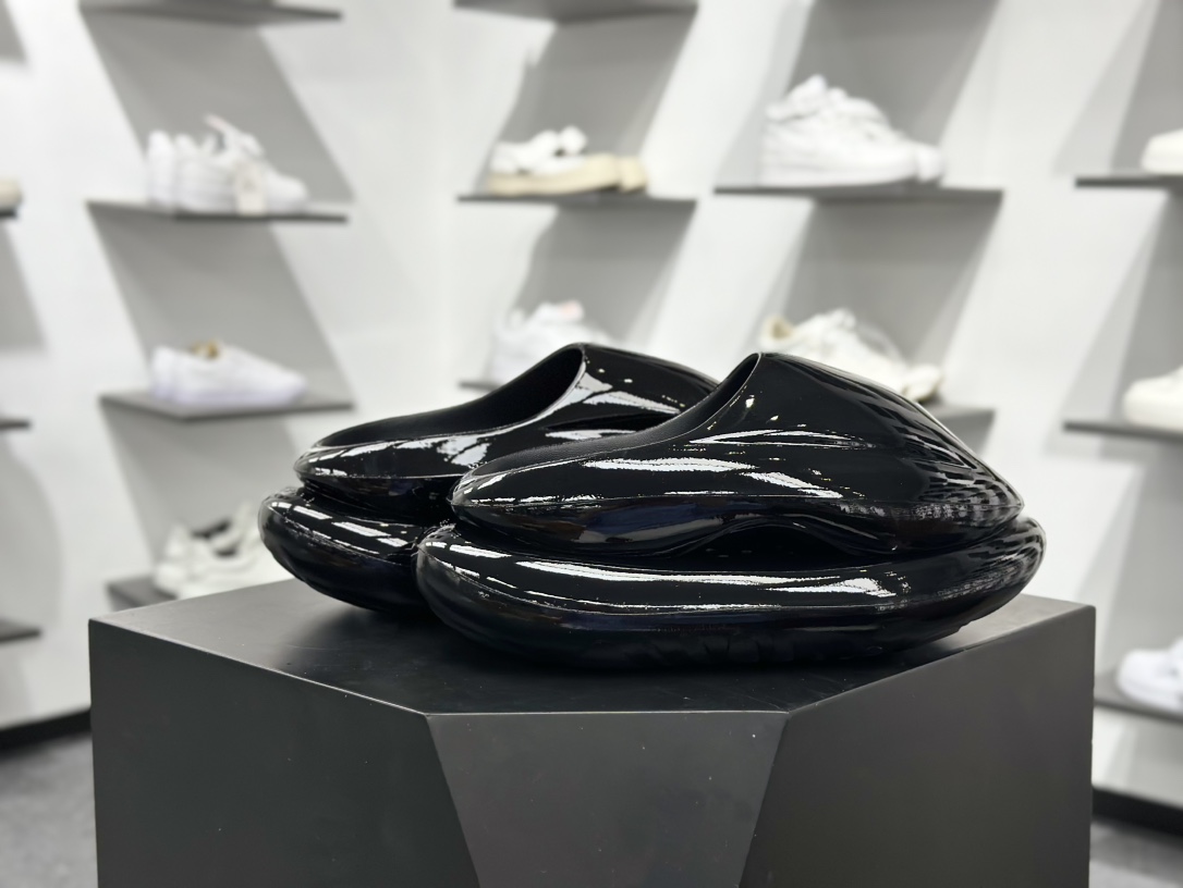 260 吴建豪-XVESSEL 鲸碳号 碳纤科技 防滑耐磨面包拖鞋 S23X11-Chinese UA Cheap High Quatity Brand Clothes Bags handbags Sneakers wholesale wholesaler seller from China Factory suppliers Fashion Clothing Shoes best Quality Beautiful Price 260 吴建豪-XVESSEL 鲸碳号 碳纤科技 防滑耐磨面包拖鞋 S23X11