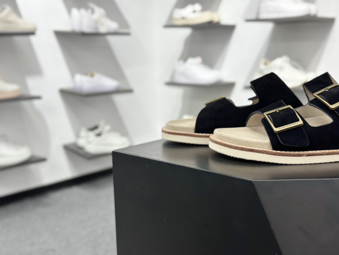 260 顶奢老钱品牌 Brunello Cucinelli 布鲁内洛.库奇内利 BC 绒面革 露趾防滑双杠可调节拖鞋-Chinese UA Cheap High Quatity Brand Clothes Bags handbags Sneakers wholesale wholesaler seller from China Factory suppliers Fashion Clothing Shoes best Quality Beautiful Price 260 顶奢老钱品牌 Brunello Cucinelli 布鲁内洛.库奇内利 BC 绒面革 露趾防滑双杠可调节拖鞋