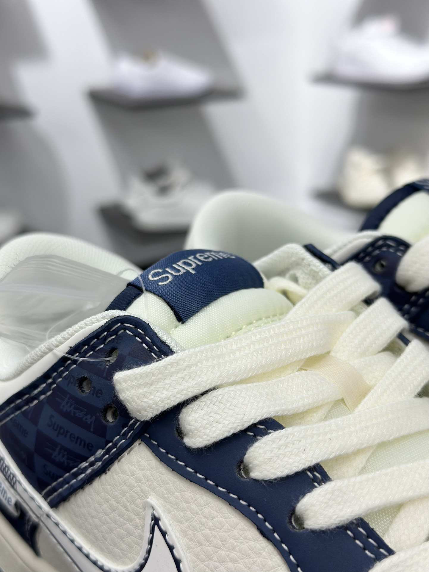 280 Nike SB Dunk Low Supreme联名 FC1688-228