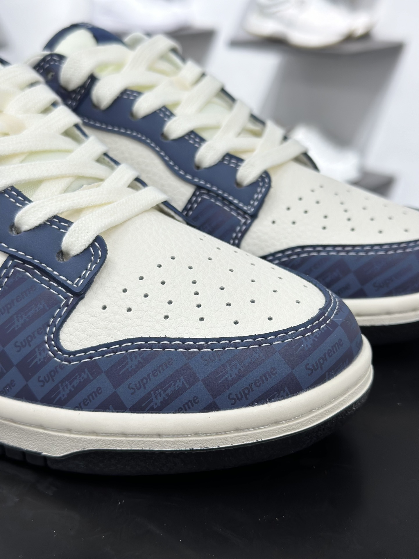 280 Nike SB Dunk Low Supreme联名 FC1688-228