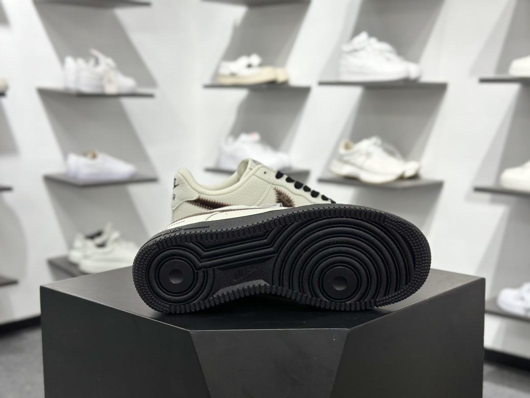 260 Nike Air Force 1 Low LV联名 SC0601-559
