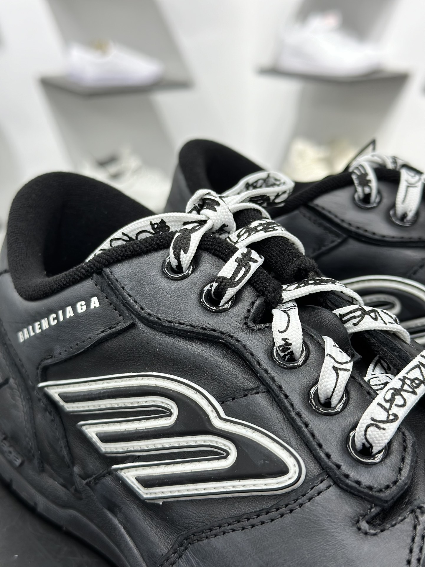 420 Balenciaga Hamptons Worn-Out 巴黎世家十八18代 牛皮革 圆头系带 低帮 生活休闲鞋板鞋 841765 WCURB 1000-Chinese UA Cheap High Quatity Brand Clothes Bags handbags Sneakers wholesale wholesaler seller from China Factory suppliers Fashion Clothing Shoes best Quality Beautiful Price 420 Balenciaga Hamptons Worn-Out 巴黎世家十八18代 牛皮革 圆头系带 低帮 生活休闲鞋板鞋 841765 WCURB 1000