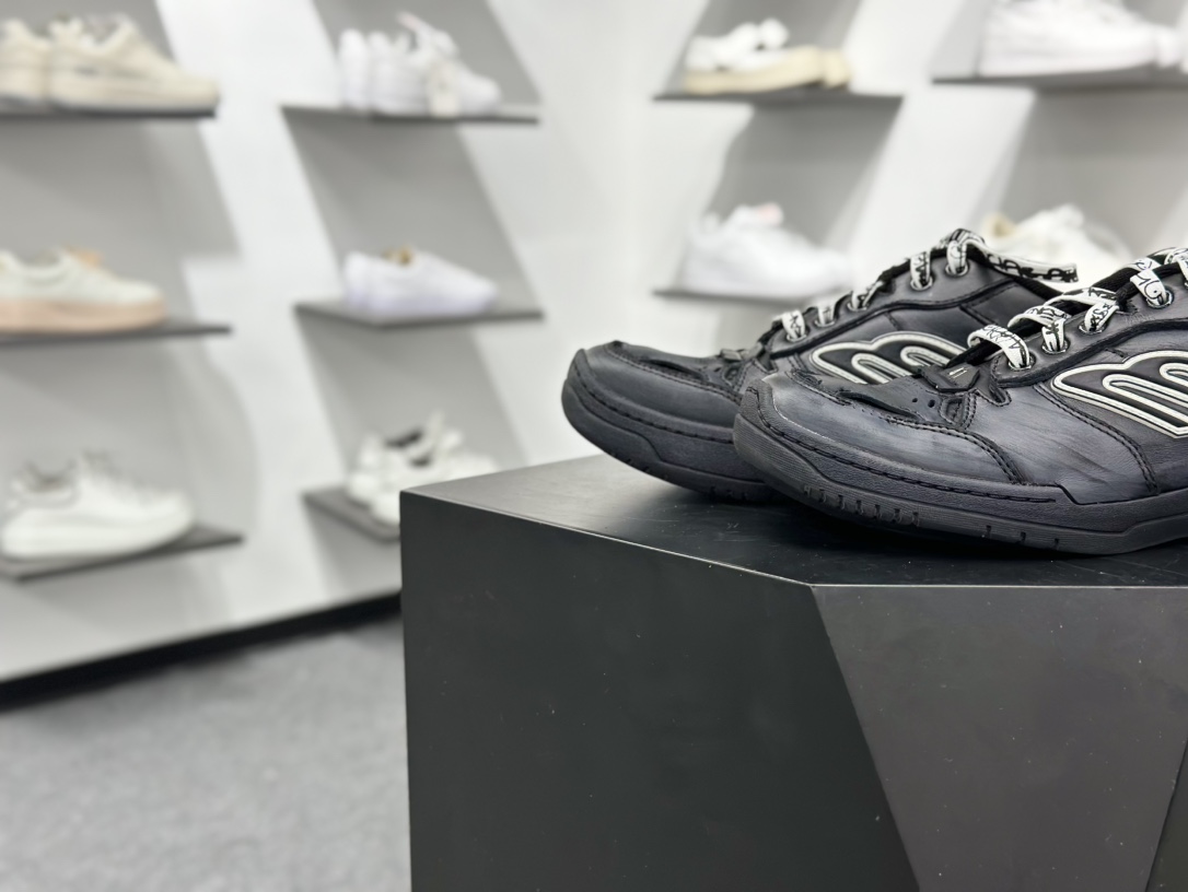 420 Balenciaga Hamptons Worn-Out 巴黎世家十八18代 牛皮革 圆头系带 低帮 生活休闲鞋板鞋 841765 WCURB 1000-Chinese UA Cheap High Quatity Brand Clothes Bags handbags Sneakers wholesale wholesaler seller from China Factory suppliers Fashion Clothing Shoes best Quality Beautiful Price 420 Balenciaga Hamptons Worn-Out 巴黎世家十八18代 牛皮革 圆头系带 低帮 生活休闲鞋板鞋 841765 WCURB 1000