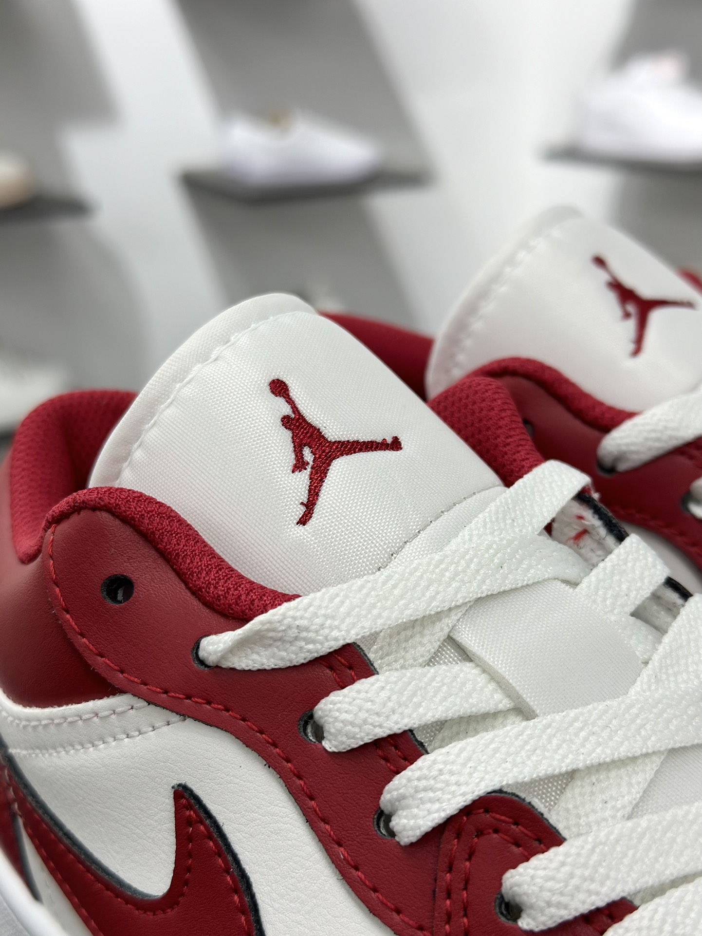 200 Air Jordan 1 Low AJ1 白红 低帮复古文化篮球鞋 553558-166-Chinese UA Cheap High Quatity Brand Clothes Bags handbags Sneakers wholesale wholesaler seller from China Factory suppliers Fashion Clothing Shoes best Quality Beautiful Price 200 Air Jordan 1 Low AJ1 白红 低帮复古文化篮球鞋 553558-166