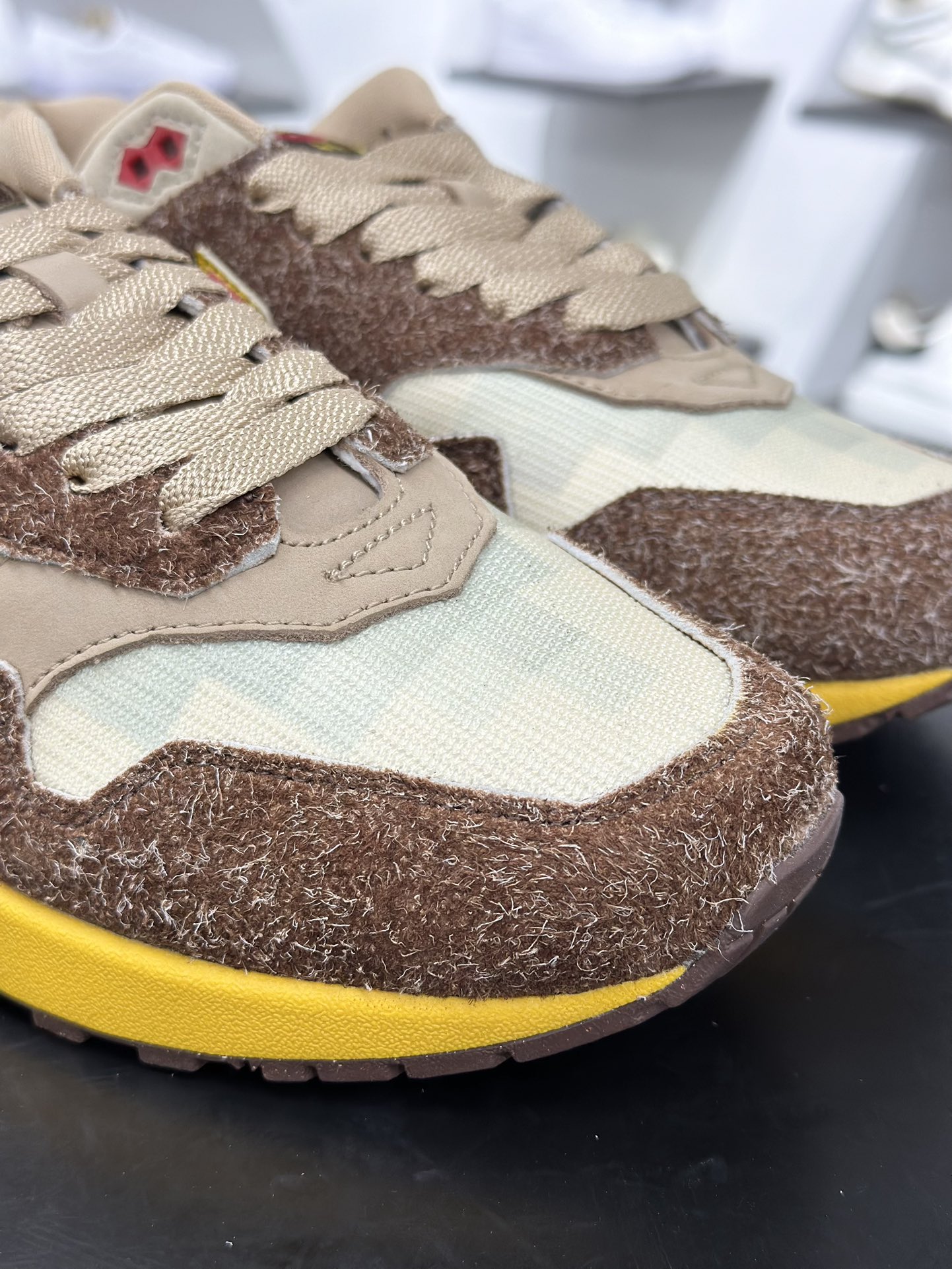 400 Nike Air Max 1 ”Big Head Origins” 大金刚 复古休闲跑鞋 HV5776-200-Chinese UA Cheap High Quatity Brand Clothes Bags handbags Sneakers wholesale wholesaler seller from China Factory suppliers Fashion Clothing Shoes best Quality Beautiful Price 400 Nike Air Max 1 ”Big Head Origins” 大金刚 复古休闲跑鞋 HV5776-200